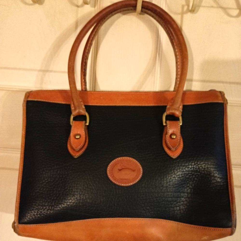 Authentic genuine vintage collectible Dooney and Bourke purse  Navy & tanned
